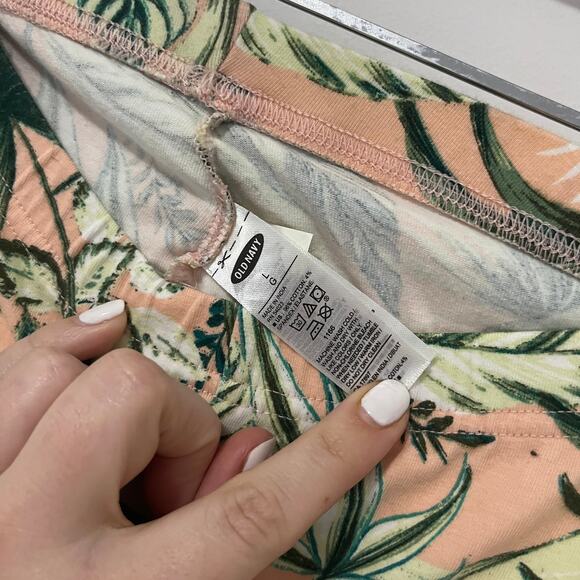 Old Navy Palm Leaf Biker Shorts Size Large - Picture 3 of 4
